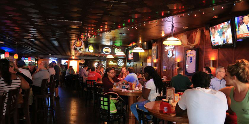 Charlie Hooper's Bar & Grille
