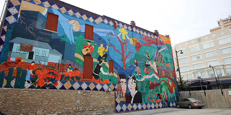 Facing the Past, Looking to the Future: A Kansas Hmong Storycloth