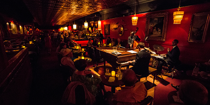 Green Lady Lounge